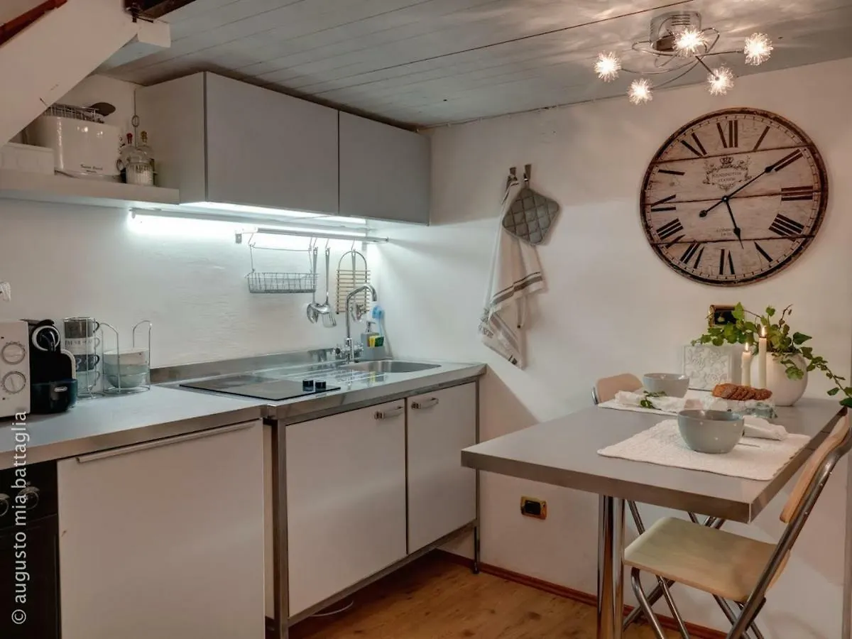 Apartment Ferienwohnung Casa Archi - Balcone Sul Fiume Verona